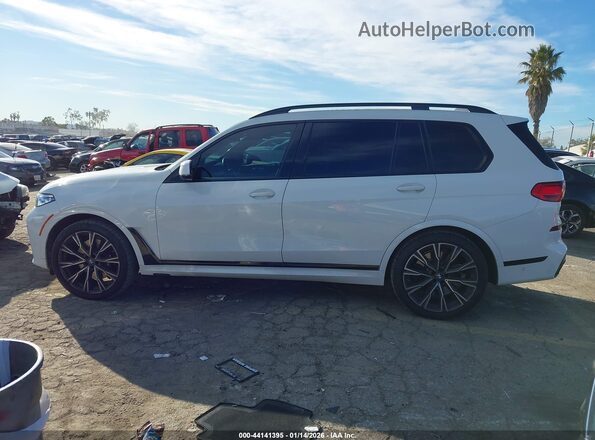 5UXCX6C04M9F16694 2021 BMW X7 White Панорамний вид салону 360°