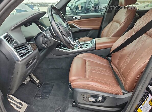 5UXCX6C04M9F41949 2021 BMW X7 Black Front interior view