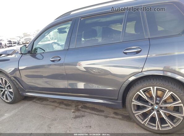 5UXCX6C08M9G73581 2021 BMW X7 Black 360 interior view