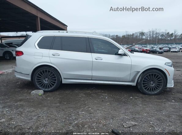 5UXCX6C14M9F87208 2021 BMW ALPINA White Widok wnętrza z tyłu