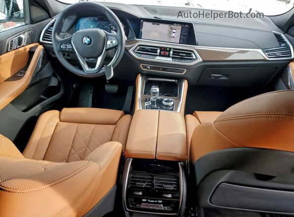 5UXCY6C00P9P38390 2023 BMW X6 White Vista del salpicadero