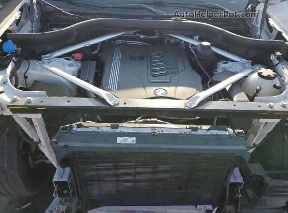 5UXCY6C03P9P83226 2023 BMW X6 White Widok komory silnika