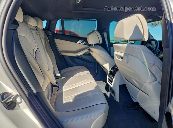 5UXCY8C02N9K51328 2022 BMW X6 White Vista interior trasera