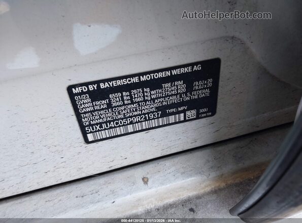5UXJU4C05P9R21937 2023 BMW X5 White Widok komory silnika