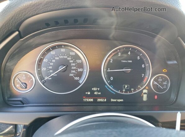 5UXKR2C34H0X04048 2017 BMW X5 White ხელსაწყოთა პანელის ხედი