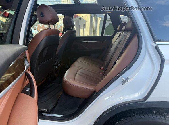 5UXKT0C53J0W02835 2018 BMW X5 White Вид наклейки з VIN-кодом