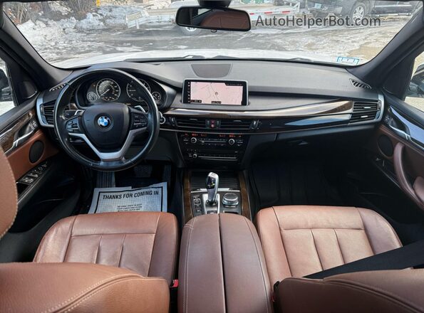 5UXKT0C53J0W02835 2018 BMW X5 White Вид задніх сидінь
