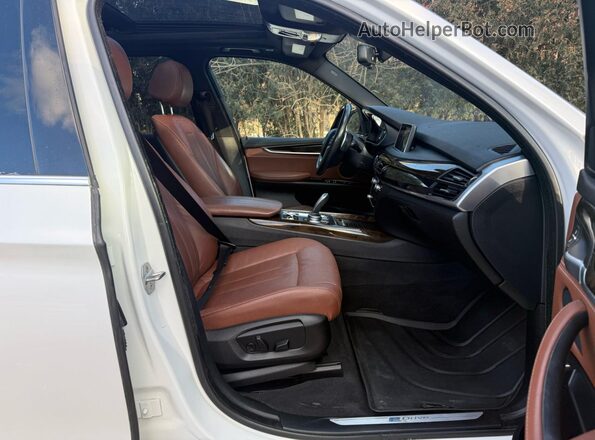 5UXKT0C53J0W02835 2018 BMW X5 White Вид ззаду