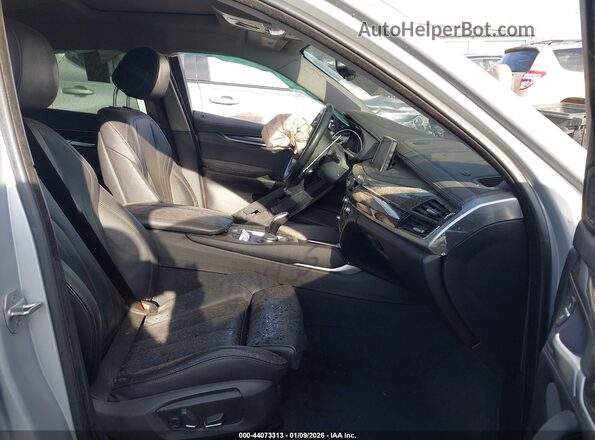 5UXKU2C31H0U29964 2017 BMW X6 Серебряный Вид салона спереди