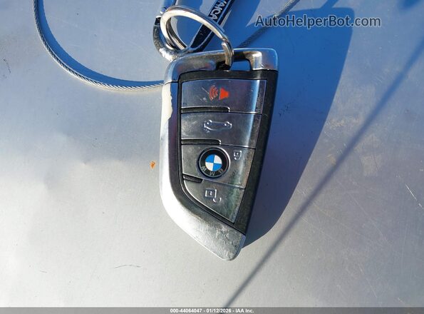 5UXKU2C55J0X50977 2018 BMW X6 White Dashboard view