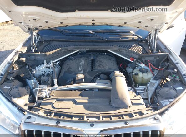 5UXKU2C55J0X50977 2018 BMW X6 White Rear view