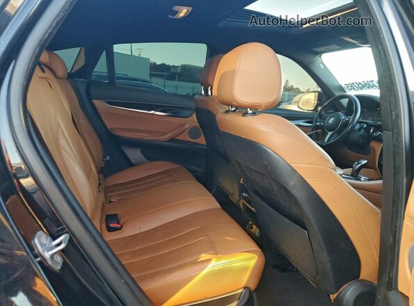 5UXKU2C56G0N83165 2016 BMW X6 Black Widok tylnych siedzeń