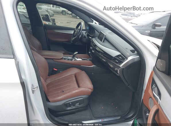 5UXKU2C56J0Z62450 2018 BMW X6 Gray Вид салону спереду