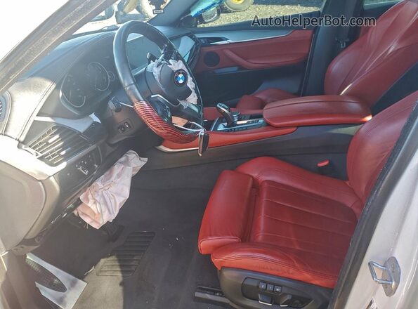 5UXKU2C59J0Z62698 2018 BMW X6 White Вид салону спереду