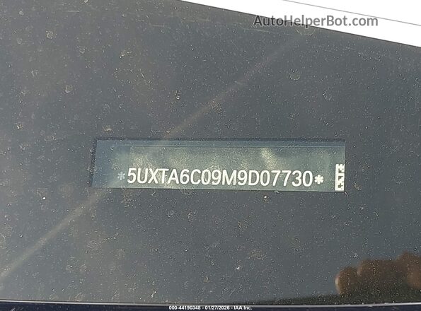 5UXTA6C09M9D07730 2021 BMW X5 Black Engine compartment view