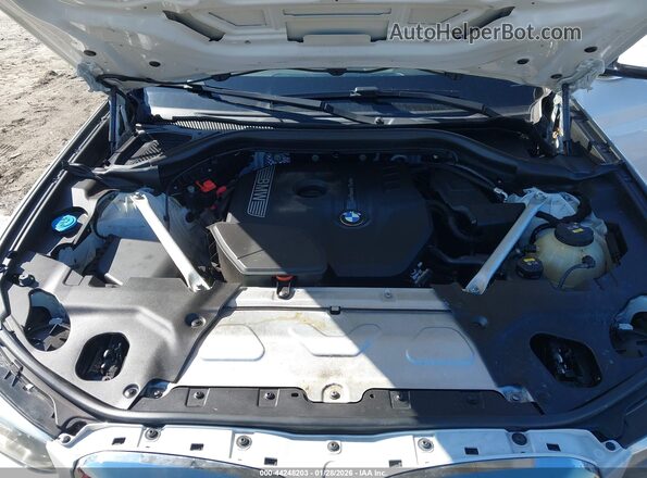 5UXTR9C55JLD66780 2018 BMW X3 White Հետևի տեսք