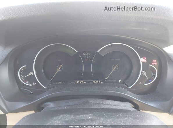 5UXTR9C55JLD66780 2018 BMW X3 White Հետևի նստատեղերի տեսք