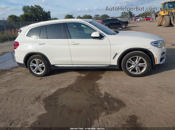 5UXTY5C0XL9B34112 2020 BMW X3 White Widok wnętrza z tyłu