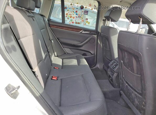 5UXWX9C50G0D70989 2016 BMW X3 White Vista interior trasera