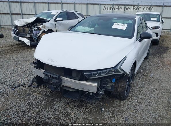 5XXG64J24NG157976 2022 KIA K5 Белый Вид спереди