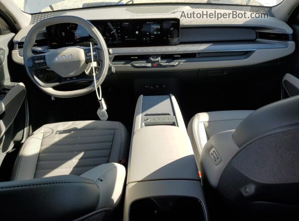 5XYADFS55TG011384 2026 KIA EV9 Silver Առջևի վահանակի տեսք