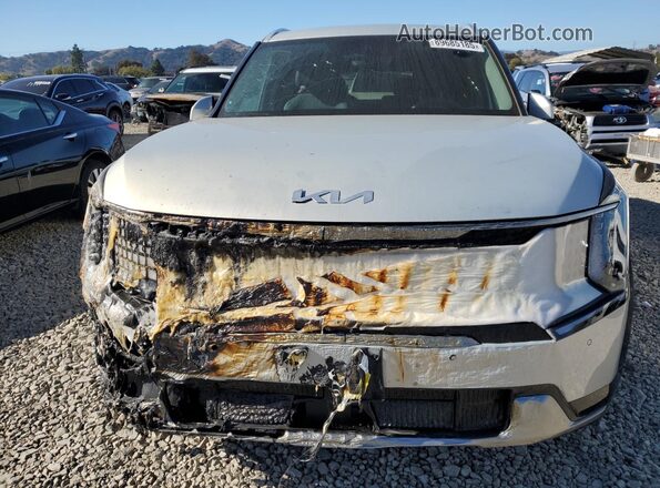 5XYADFS55TG011384 2026 KIA EV9 Silver Դիմացի տեսք