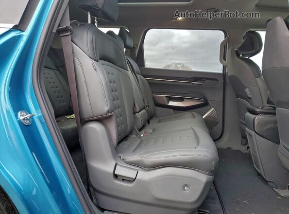 5XYAFFS51TG006757 2026 KIA EV9 Blue Widok wnętrza z tyłu