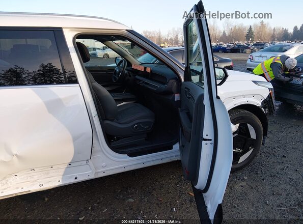 5XYAFFS52TG007173 2026 KIA EV9 White Սալոնի դիմացի տեսք