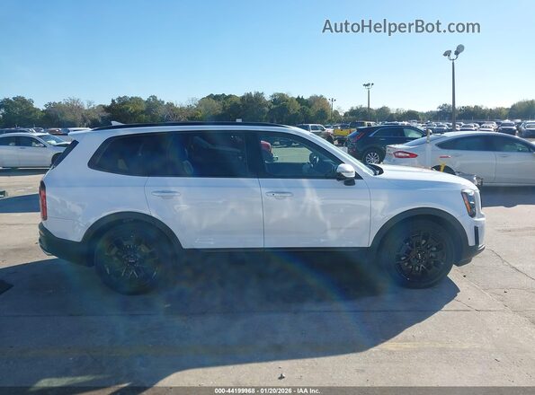 5XYP5DHC9NG296210 2022 KIA TELLURIDE White Widok wnętrza z tyłu