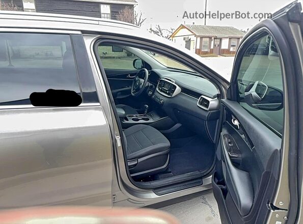 5XYPGDA53JG405308 2018 KIA SORENTO Серый Вид спереди