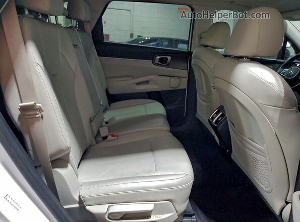 5XYRL4LC5MG048511 2021 KIA SORENTO White Widok wnętrza z tyłu
