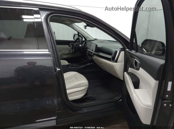 5XYRLDJC6SG342323 2025 KIA SORENTO Gray Вид салону спереду