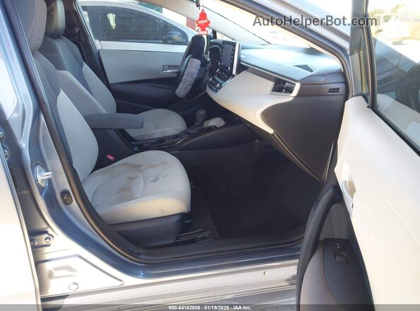 5YFEPMAE3MP188155 2021 TOYOTA LL Light Blue Vista interior delantera