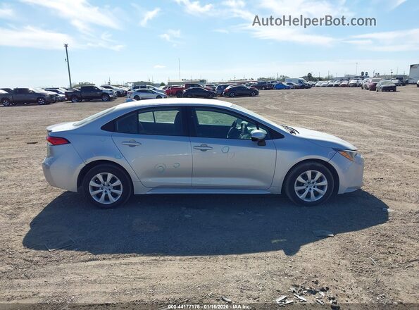 5YFEPMAE5NP305932 2022 TOYOTA LL Silver Vista interior trasera