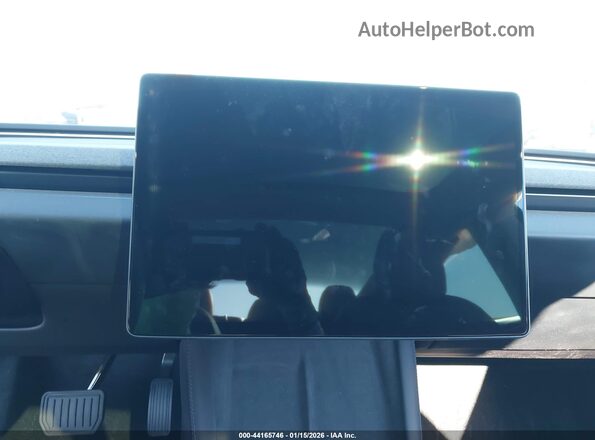 5YJ3E1EA3RF724947 2024 TESLA MODEL 3 Black Հետևի նստատեղերի տեսք