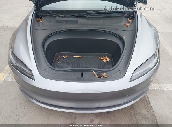 5YJ3E1EA3RF858681 2024 TESLA MODEL 3 Silver Հետևի տեսք