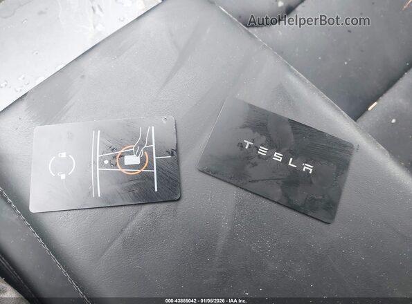 5YJ3E1EA4RF868281 2024 TESLA MODEL 3 Gray Vista del salpicadero