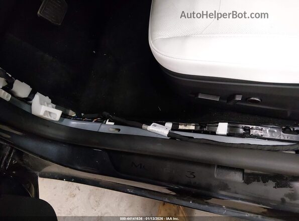 5YJ3E1EA8SF010446 2025 TESLA MODEL 3 Gray Vista frontal