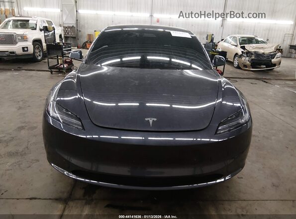 5YJ3E1EA8SF010446 2025 TESLA MODEL 3 Gray Vista del cuadro de instrumentos