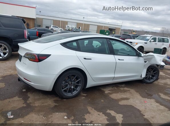 5YJ3E1EB0MF099215 2021 TESLA MODEL 3 White უკანა სალონის ხედი