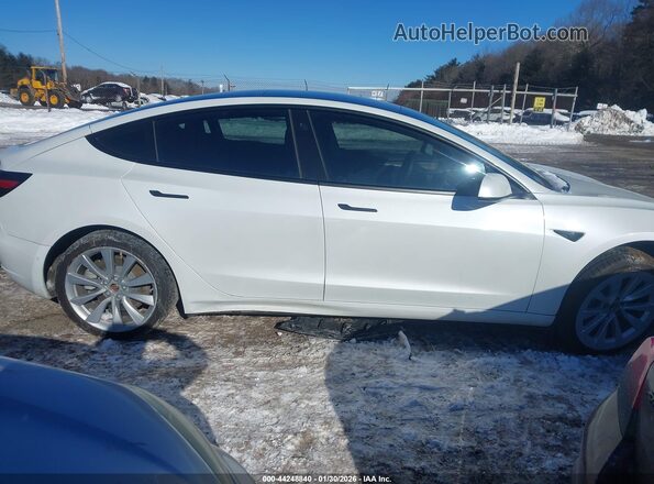 5YJ3E1EB0NF205261 2022 TESLA MODEL 3 White Rear interior view