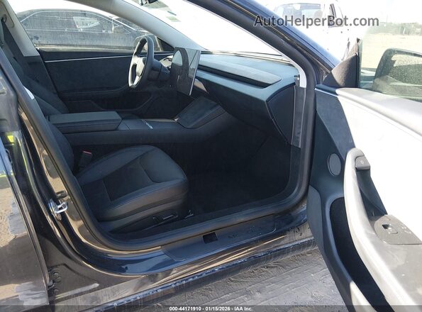 5YJ3E1EB0RF815909 2024 TESLA MODEL 3 Gray Front interior view
