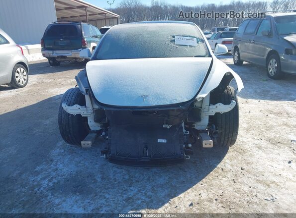 5YJ3E1EB2KF493425 2019 TESLA MODEL 3 White Widok wnętrza z tyłu