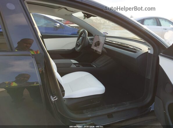 5YJ3E1EB2RF794562 2024 TESLA MODEL 3 Черный Вид салона спереди