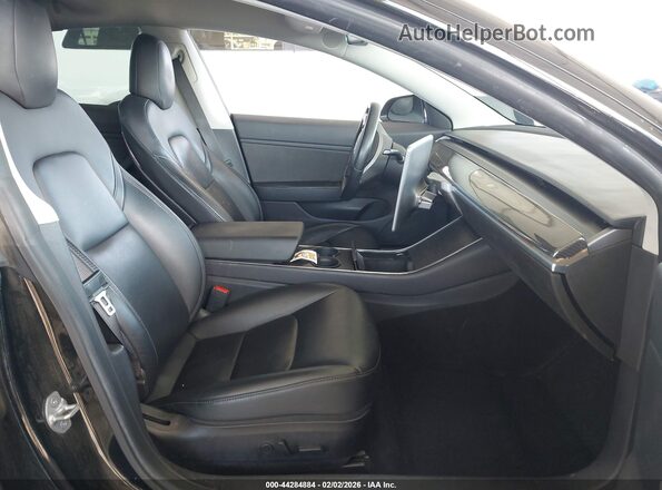 5YJ3E1EB3KF385766 2019 TESLA MODEL 3 Черный Вид салона спереди