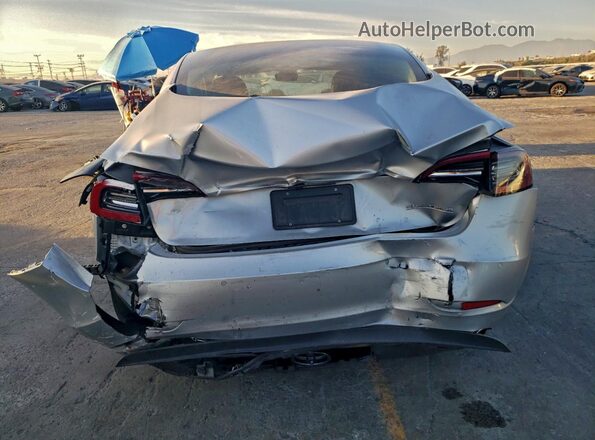 5YJ3E1EB4JF087547 2018 TESLA MODEL Silver Հետևի տեսք
