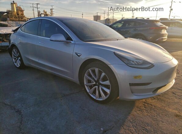 5YJ3E1EB4JF087547 2018 TESLA MODEL Silver Առջևի աջ