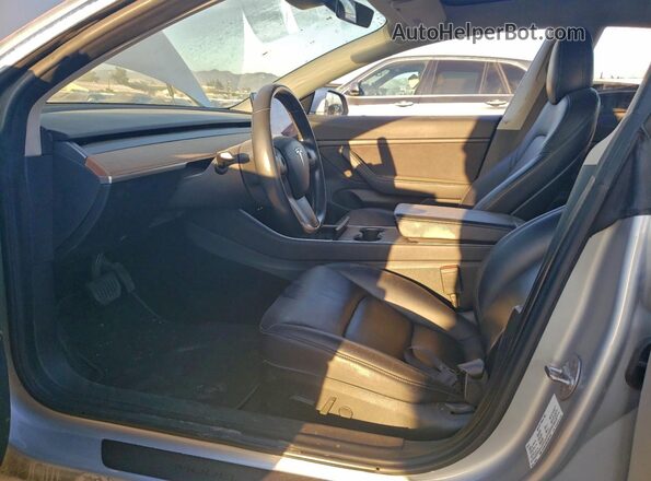 5YJ3E1EB4JF087547 2018 TESLA MODEL Silver Սալոնի դիմացի տեսք