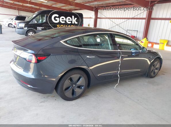 5YJ3E1EB5JF077206 2018 TESLA MODEL 3 Gray უკანა სალონის ხედი