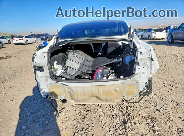 5YJ3E1EB5JF096872 2018 TESLA MODEL White Հետևի տեսք